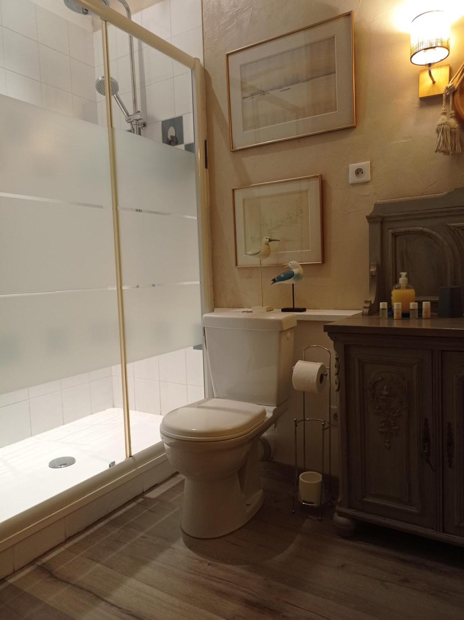 Le Chateau De Roquebere Condom Exteriör bild
